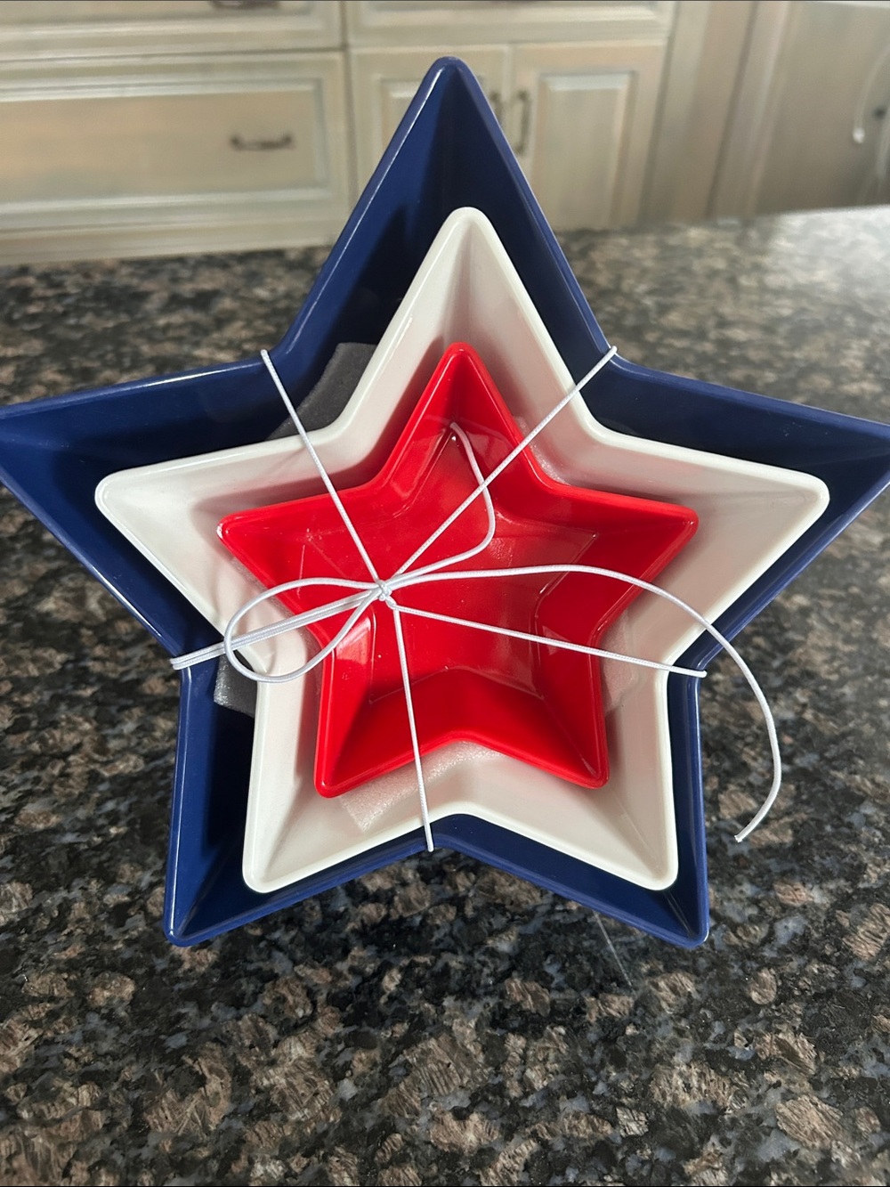 RED WHITE & BLUE STAR SERVING BOWLS NWT
